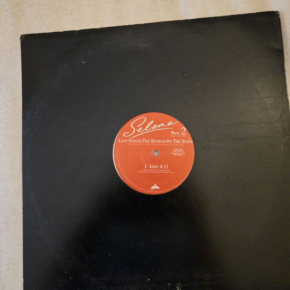Selena Vinyl Record - Picture 3 of 4